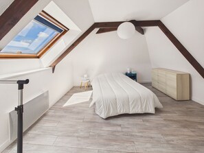 1 bedroom, iron/ironing board, free WiFi - Charming duplex for 2 in the city center (Pont-l´Abbé)