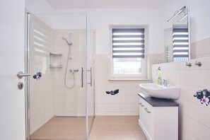 Bathroom - Vrbo Property (Stahlbrode - Ostsee)