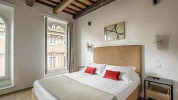 Doppia Deluxe, balcone, vista città | Una scrivania, postazione laptop, Wi-Fi gratuito