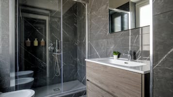 Habitación clásica doble, vistas a la ciudad | Baño