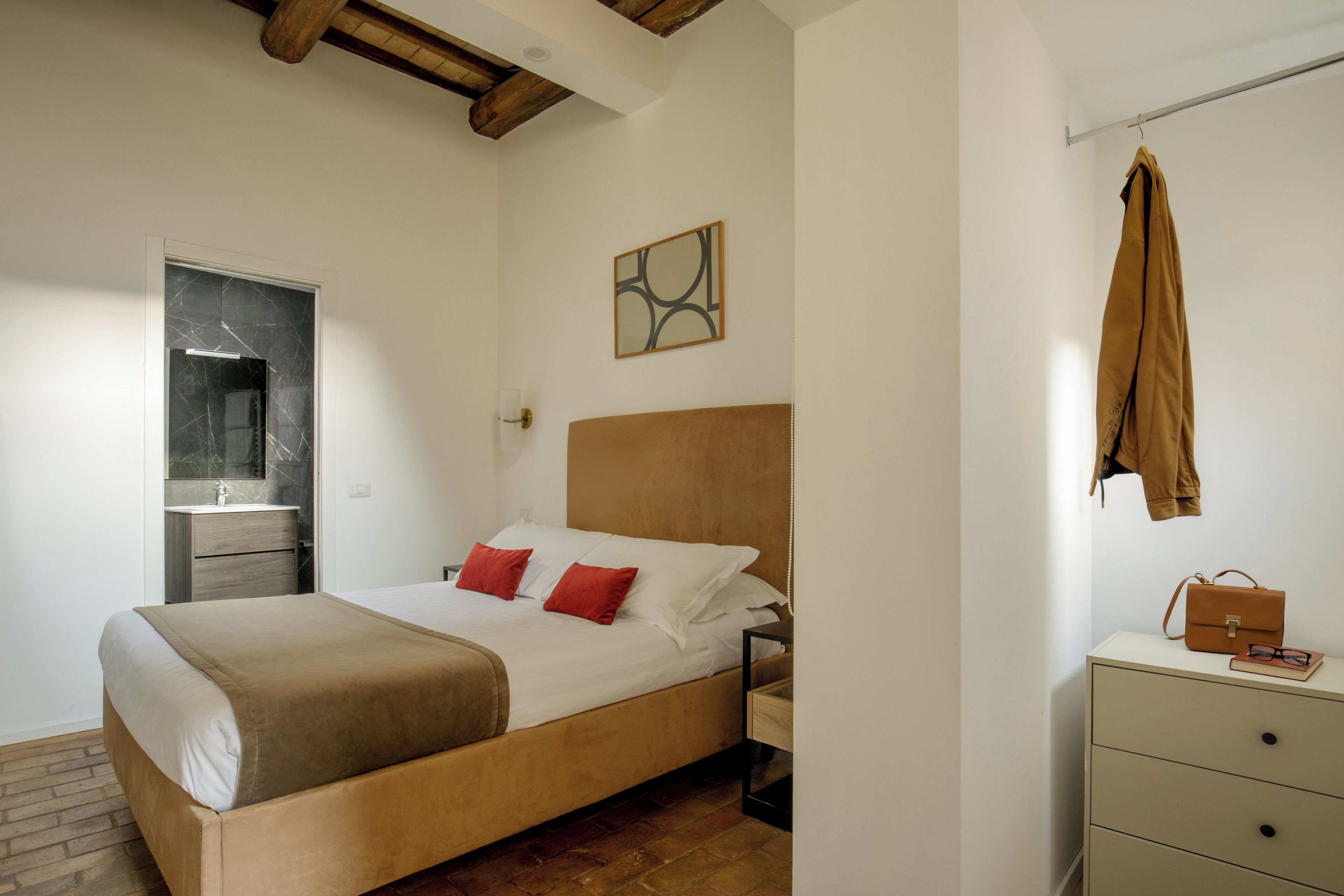 In-room safe, desk, laptop workspace, free WiFi
