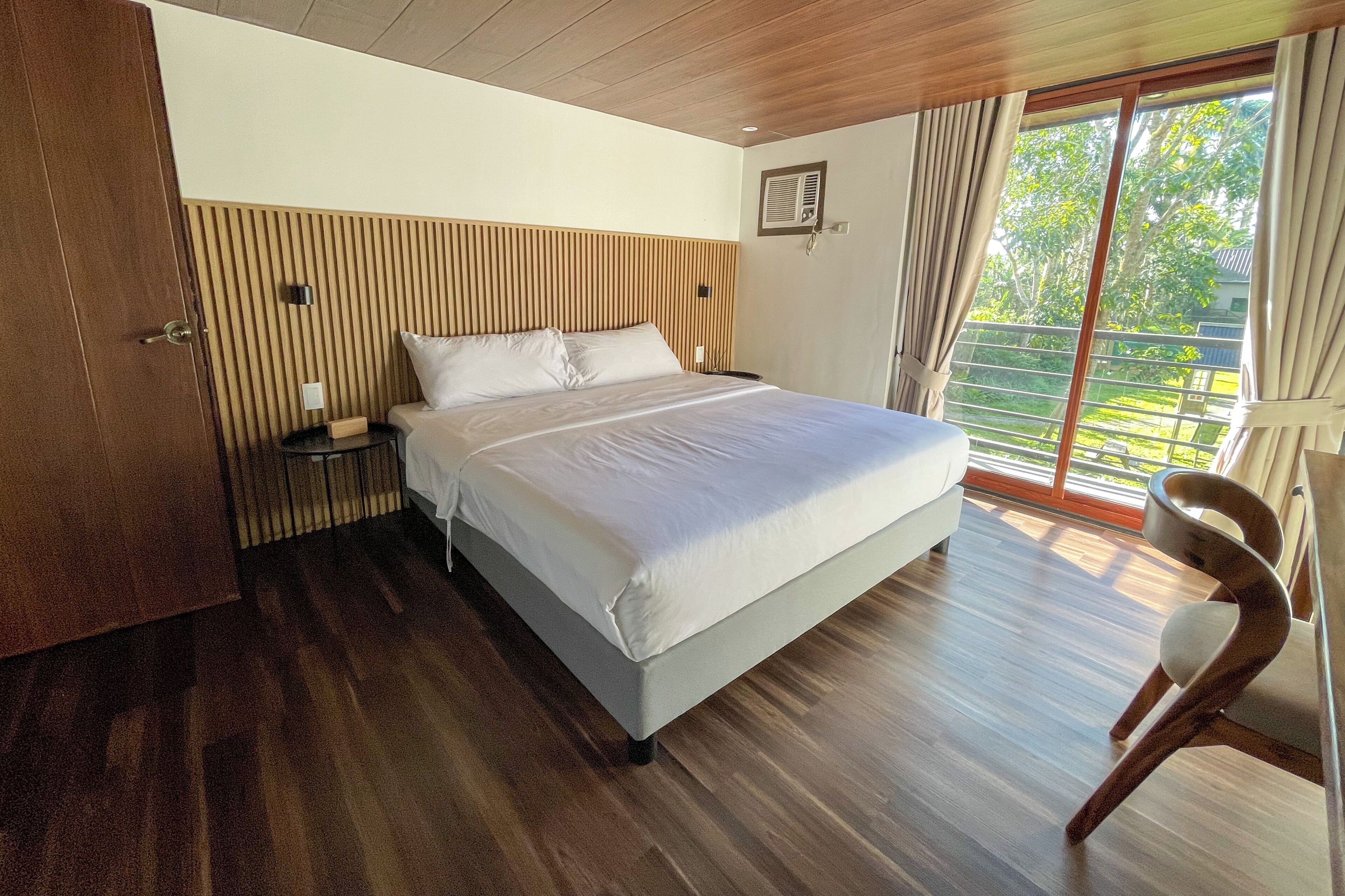 Thee Bedroom Suite | Bureau, lit d’appoint (supplément), accès au Wi-Fi (inclus)