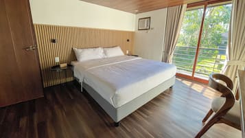 Thee Bedroom Suite | Meja kerja, tempat tidur lipat/tambahan, Wi-Fi gratis, dan seprai linen