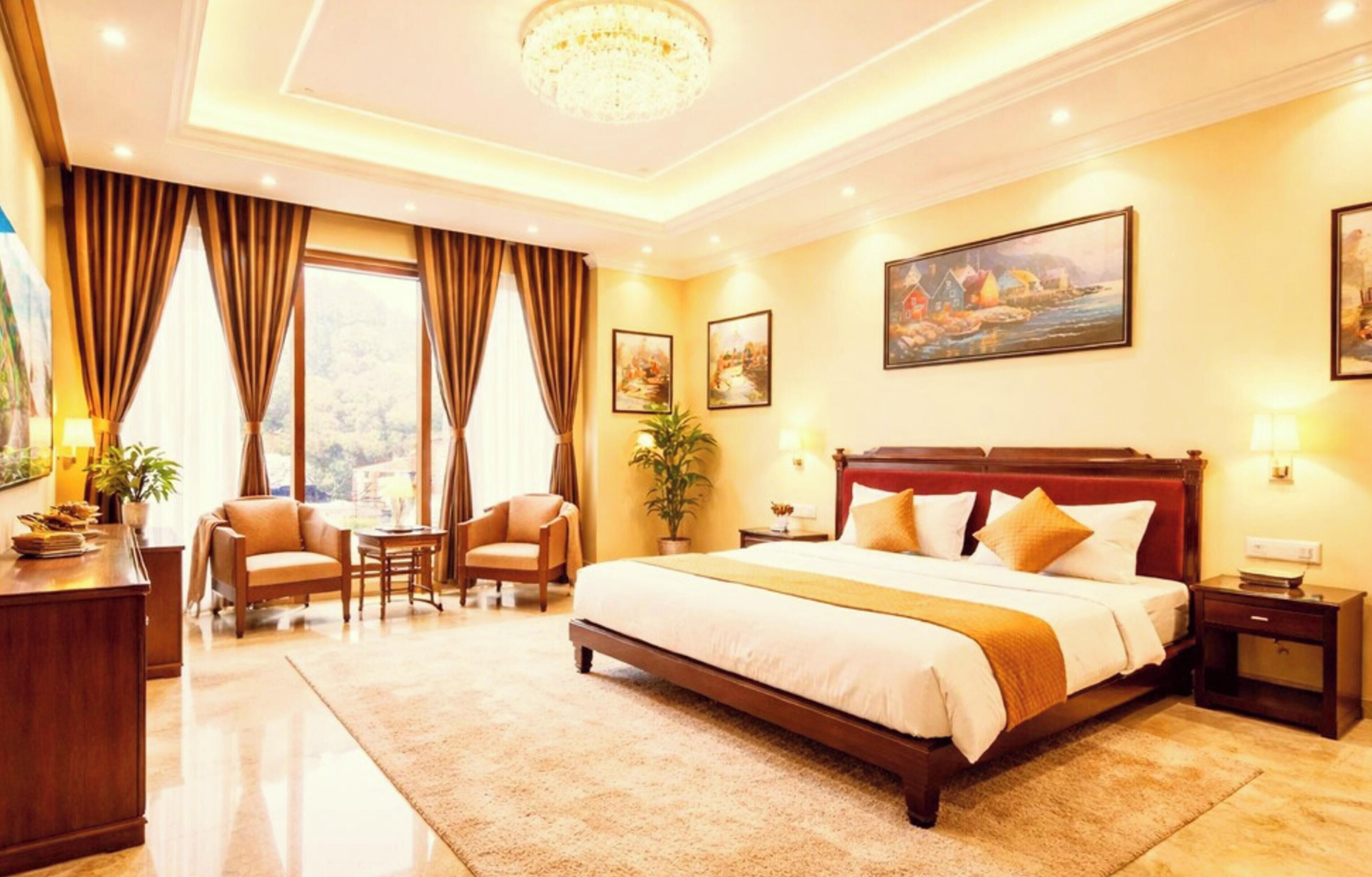 Hypo-allergenic bedding, desk, soundproofing, free WiFi
