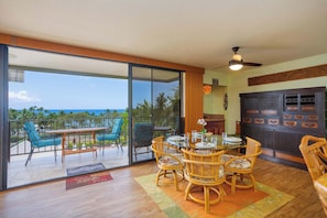 Lejlighed - flere senge - hawaiiansk terrasse - havudsigt (Sunset View at Kahaluu Bay Villas) | Spiseområde