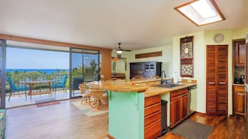 Condo, Multiple Beds, Lanai, Ocean View (Sunset View at Kahaluu Bay Villas) | Private kitchen