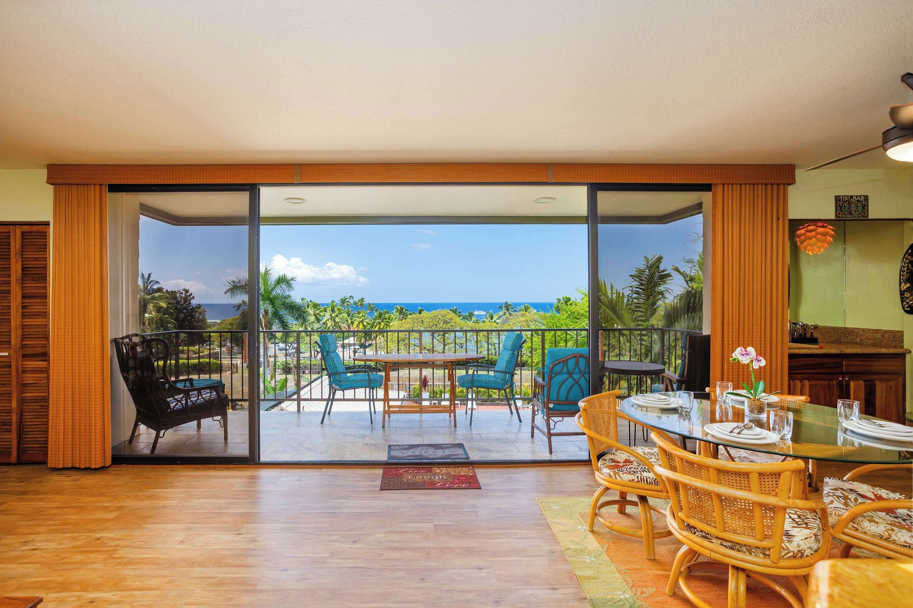 Condo, Multiple Beds, Lanai, Ocean View (Sunset View at Kahaluu Bay Villas) | Dining