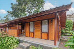 Habitación doble estándar, vista al jardín | Exterior