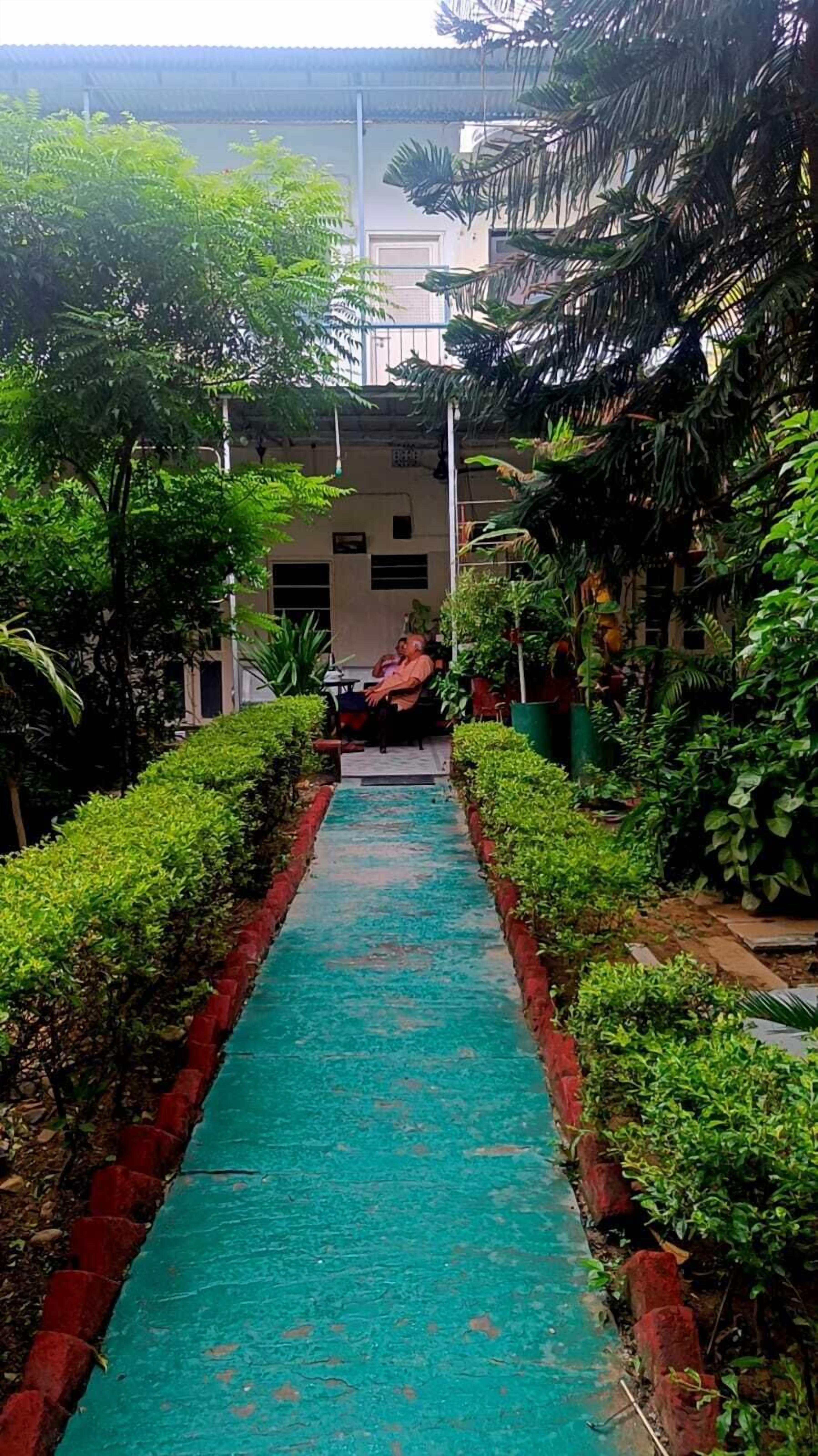 AC Double Sharing | Näkymä puutarhaan