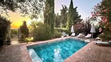 Piscine extérieure (ouverte en saison)