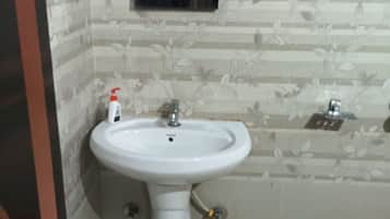 Habitación doble Deluxe, vista a la ciudad | Baño