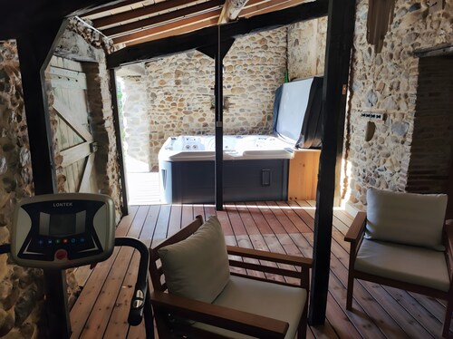 Gîte Fleur De Pastel – 4 Épis – Private Pool, Terrace & Wi-Fi