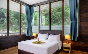 Deluxe Villa, Balcony, Sea View | In-room safe, iron/ironing board - Rawa Island Resort (Mersing)