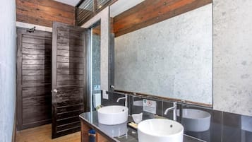 Shower, towels, soap, shampoo