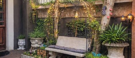 Apartment, 2 Bedrooms, Balcony | Garden