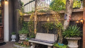 Apartemen, 2 kamar tidur, balkon | Taman