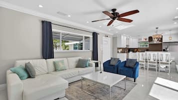 House, Multiple Beds, Patio, Garden View (Coconut Oasis) | Living area