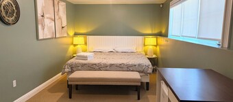 Cozy Retreat Near Everything | Clean & Comfortable