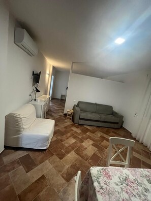 Living area - GUEST HOUSE SAN MAMANTE - APARTMENT "IRIS" (Emilia-Romagna)