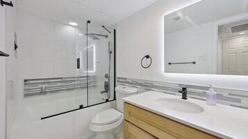 Towels, soap, shampoo, toilet paper