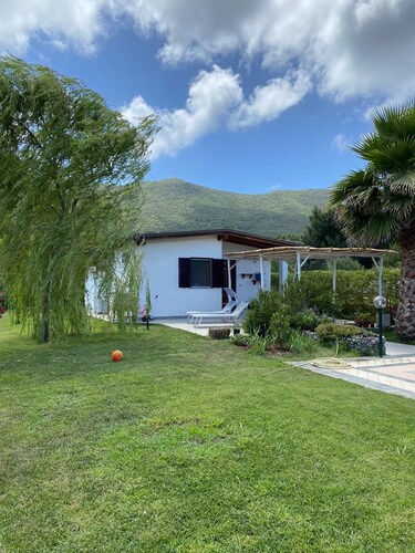 Family villa surrounded by nature with private garden and parking, close to the sea