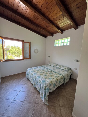 Family villa surrounded by nature with private garden and parking, close to the sea