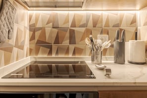 Fridge, microwave, toaster - Joyful Lungarno Apartment (Florence)