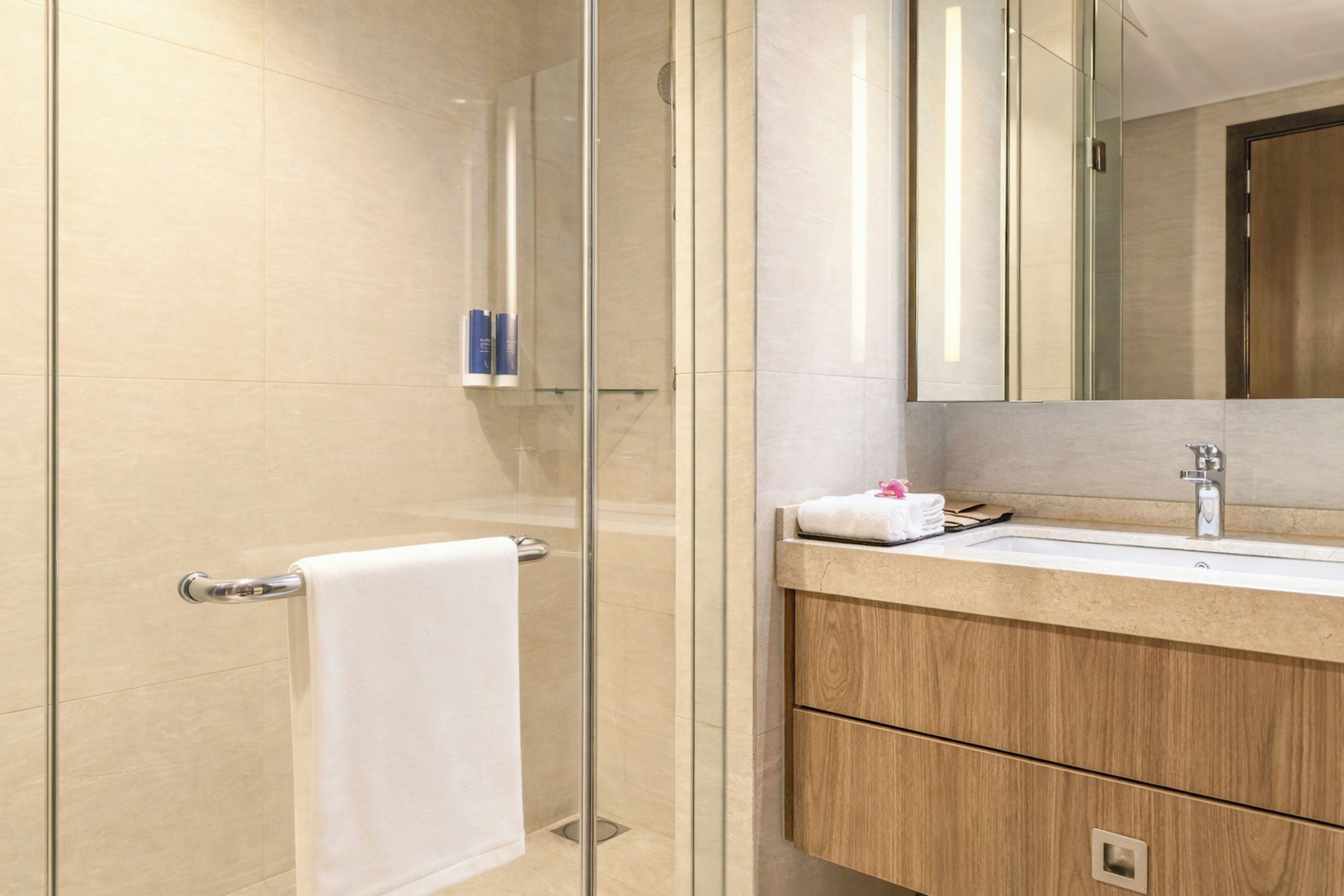 Apartment, 1 Bedroom | Bathroom | Hair dryer, towels, toilet paper