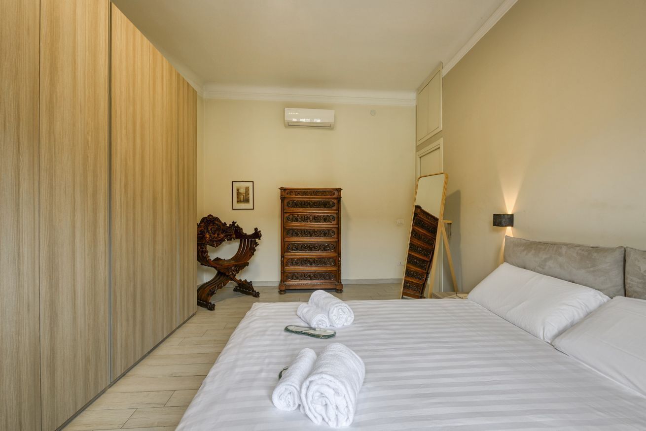 2 Schlafzimmer, Bügeleisen/Bügelbrett