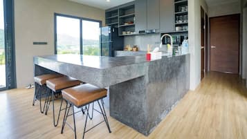 Villa, 2 Schlafzimmer, Raucher, eigener Pool | Innenbereich