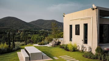 Villa, 2 soverom, røyk, privat basseng | Terrasse/patio
