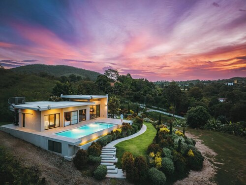Jenita Valley Swimming Pool Villa Pakchong
