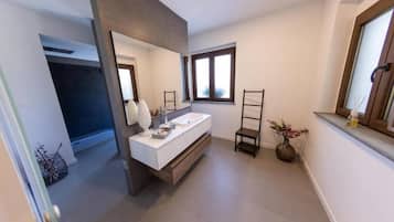 Quadrupla Premium, vista cortile | Bagno