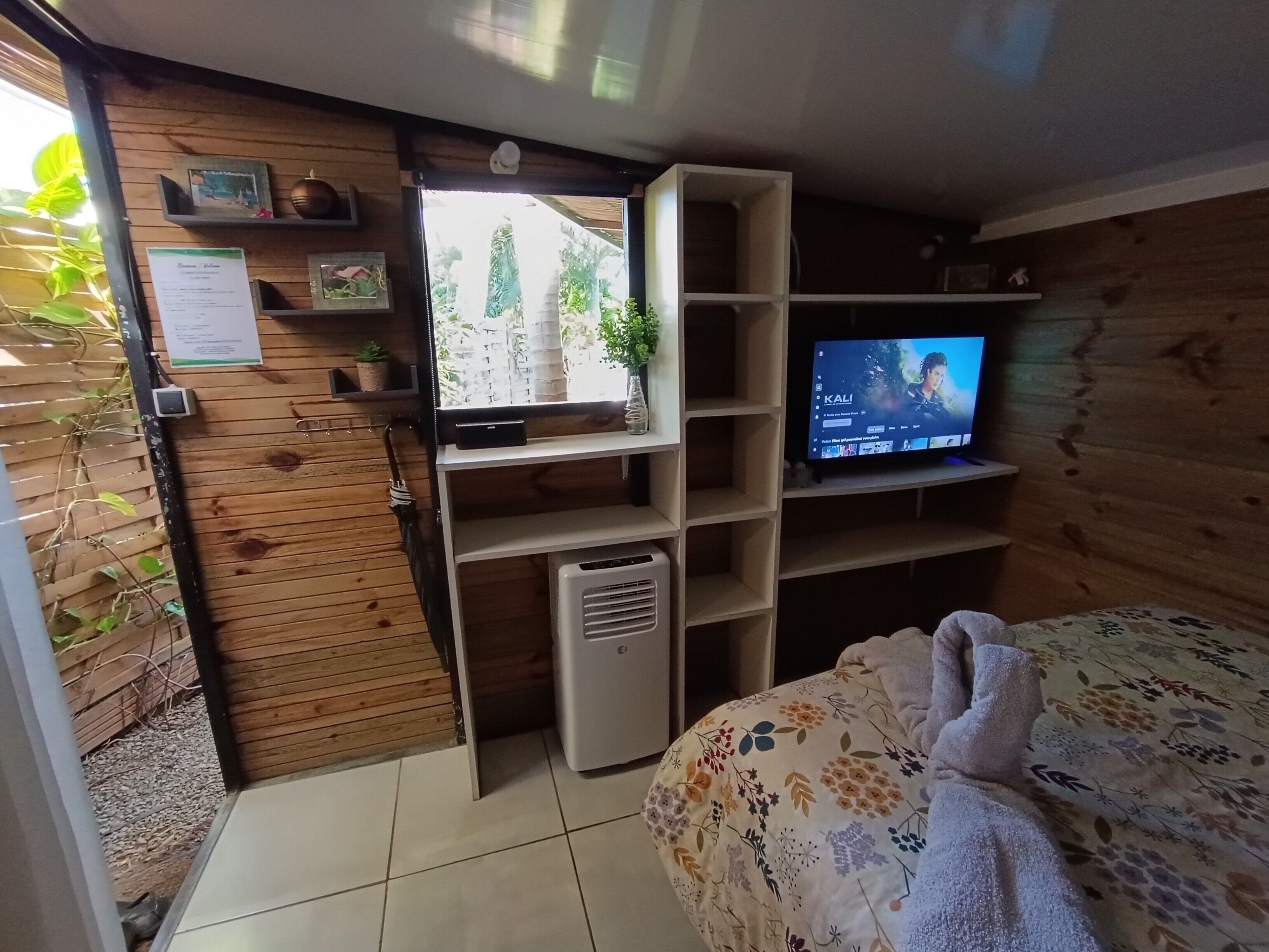 1 habitación, tabla de planchar con plancha, wifi y ropa de cama 