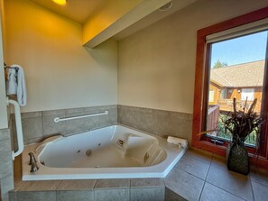 Bathroom - Tranquil 2 bedroom North Shore retreat with views of Lake Superior or Poplar River (Lutsen)
