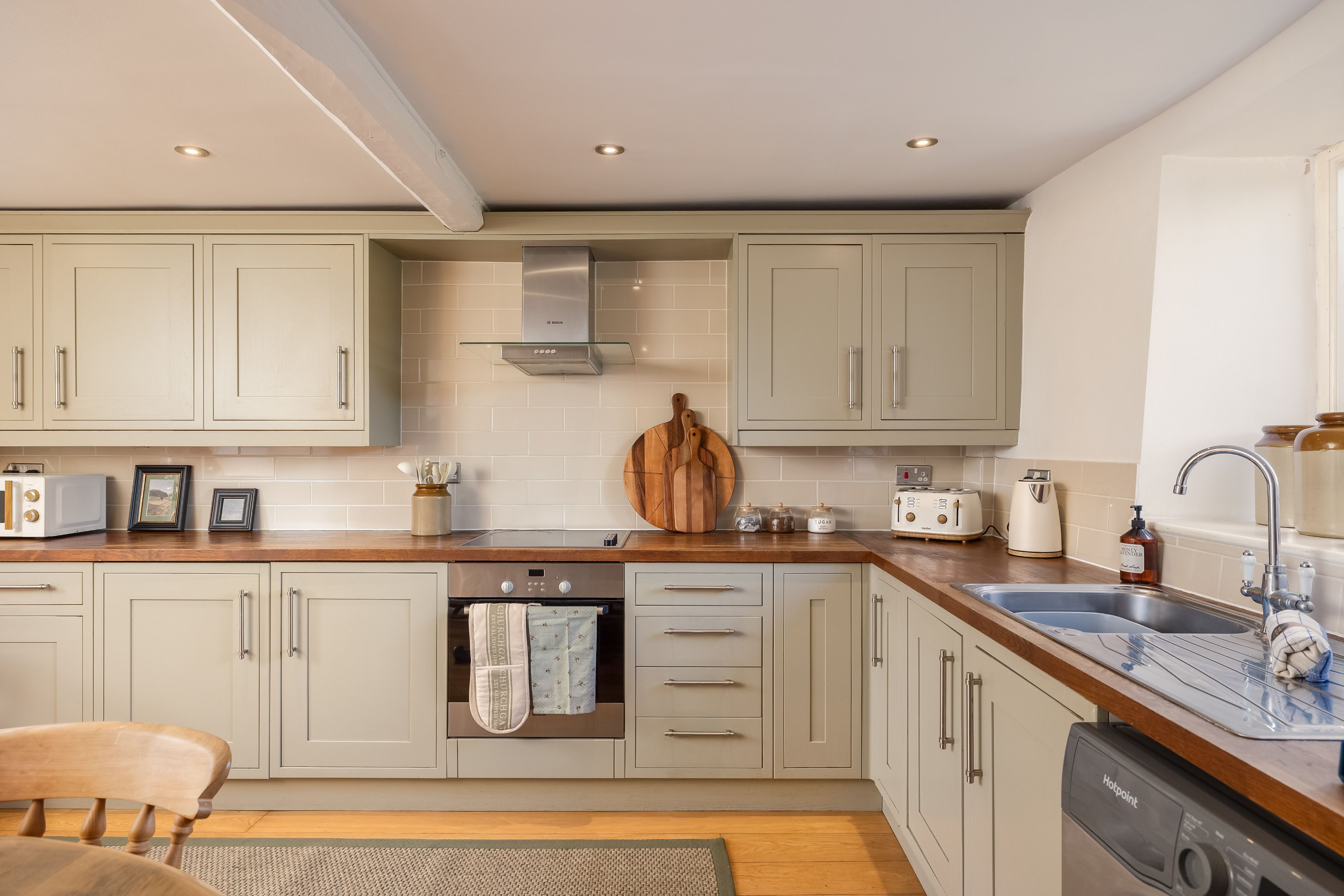 Microwave, oven, cookware/dishes/utensils