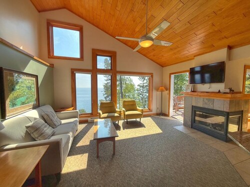Located directly on Lake Superior, this condo is ideal for families or groups