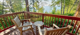 Located on Lake Superior, this guestroom is ideal for family & friends