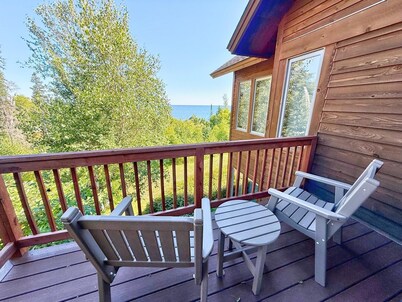 Tranquil 1 bedroom North Shore retreat with views of Lake Superior or Poplar River