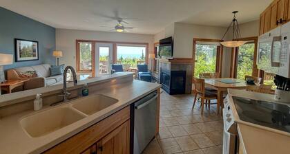Tranquil 1 bedroom North Shore retreat with views of Lake Superior or Poplar River