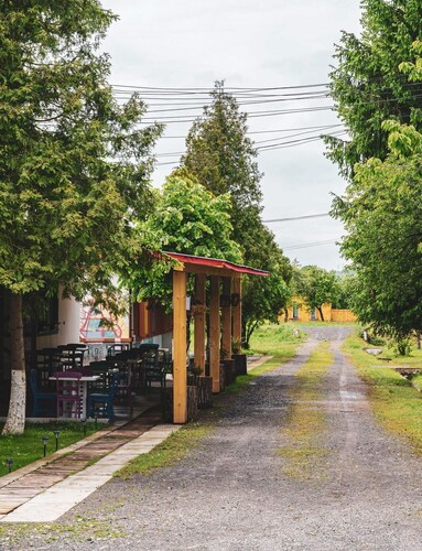 Route 68 Gurasada Park Hostel