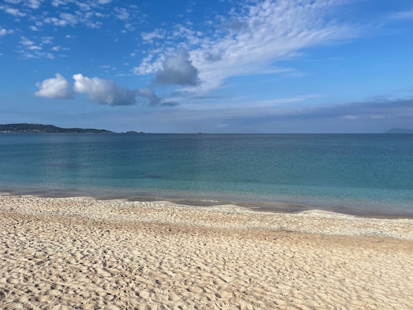 Beach - Cosy apartment with terrace, private garage, near beach and port of Hyères (Hyères)