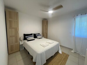 1 bedroom, free WiFi, bed sheets - Cosy apartment with terrace, private garage, near beach and port of Hyères (Hyères)