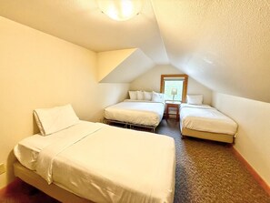 Room - Tranquil Hillside Upper 1BR Condo in Lutsen (Lutsen)