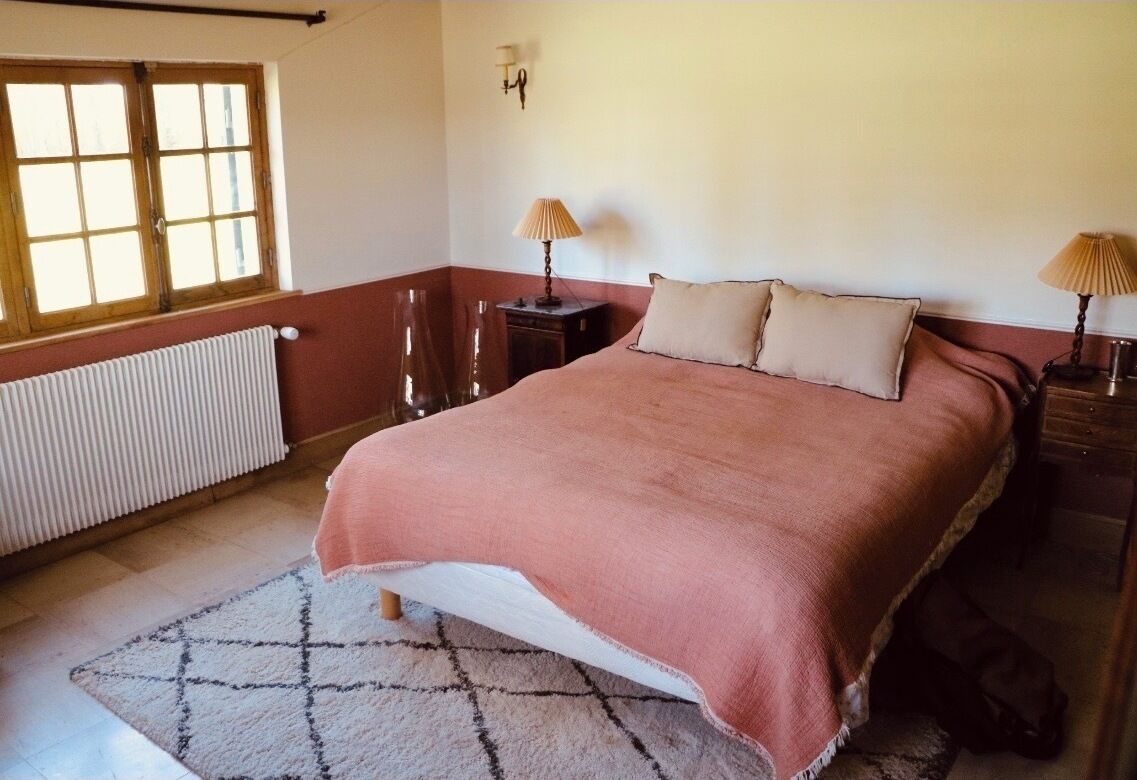 9 chambres, fer et planche à repasser, Wi-Fi, draps fournis