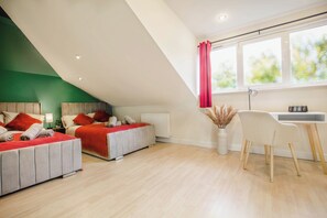 3 Schlafzimmer, Schreibtisch, Bügeleisen/Bügelbrett, kostenloses WLAN