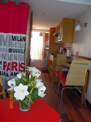 Fridge, microwave, stovetop, coffee/tea maker - Studio "Face Mer" with Sea View and Shared Terrace (Quend)