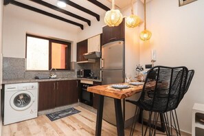 Luxury-Apartment, Blick auf den Innenhof | Eigene Küche