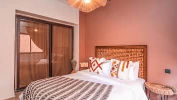 Luxury Apartment, Courtyard View