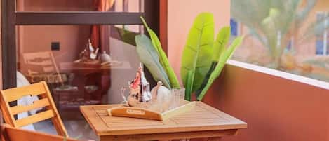 Appartement Luxe, vue cour intérieure | Restauration extérieure